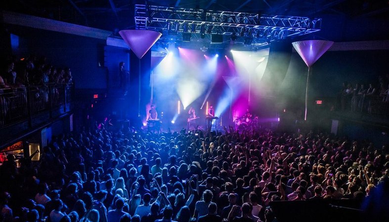 washingtondc's tweet photo. Meet Me at 9:30: 35+ years of the @930Club - https://t.co/wiaqxB6RFy
#WashingtonDC https://t.co/XW0xYAMiCg