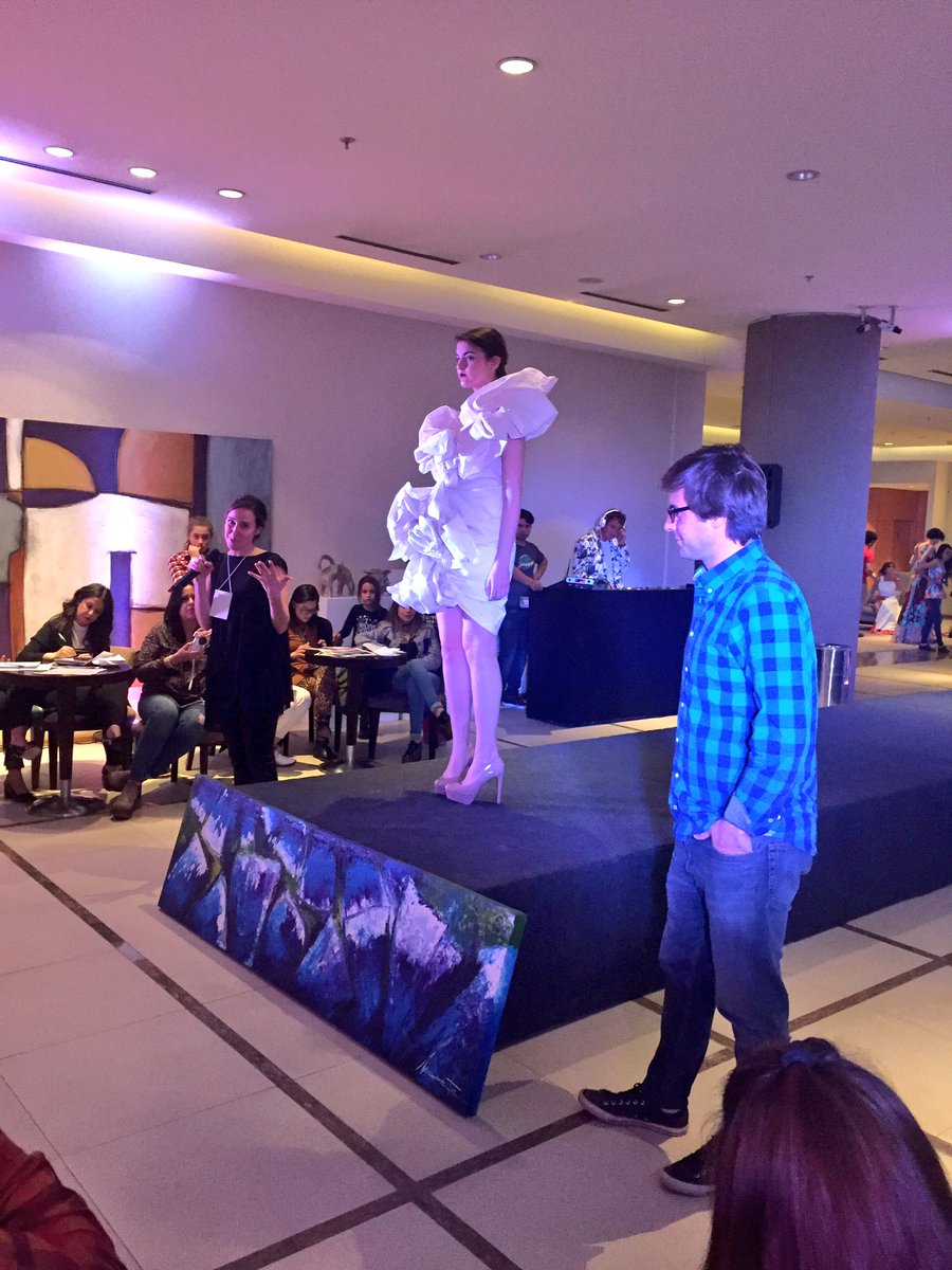 agus_debernardi's tweet photo. Increíbles inspiraciones de diseñadores locales para concurso #SemilleroMFW16 @MendozaShopping https://t.co/6fFOOnKH49