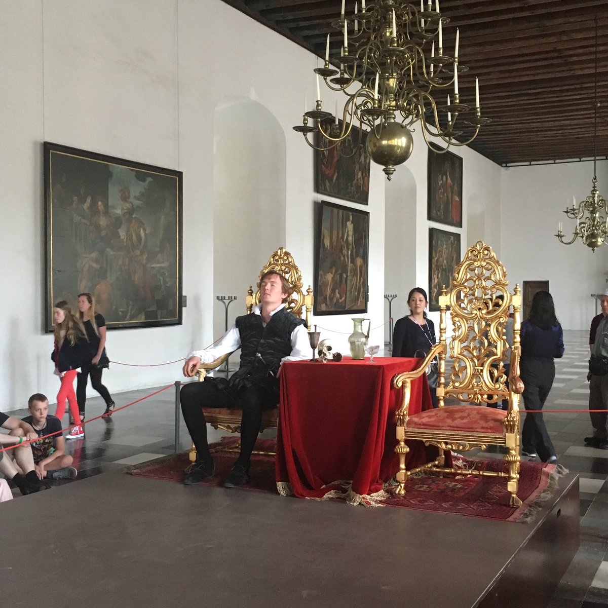 DavLegrand's tweet photo. @TheNewEuropean #myeurope is #HamletLive played in Kronborg castle in Helsingør and supervised by Han 😎🇪🇺 https://t.co/E8dFyQL4OD
