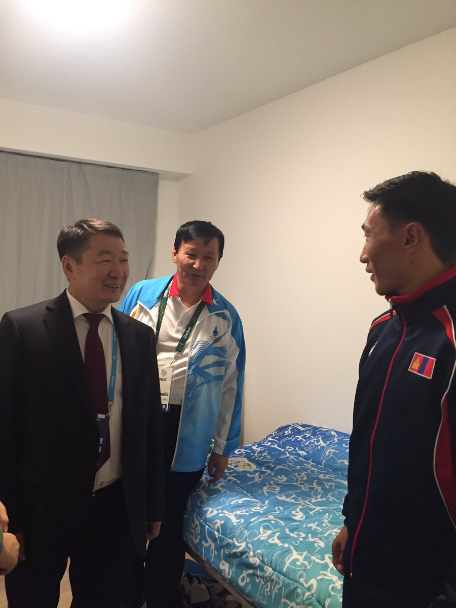 Боловсрол, соёл, шинжлэх ухаан, спортын сайд Ж.Батсуурь Олимпийн хотхонд зочилж тамирчидтай уулзав.