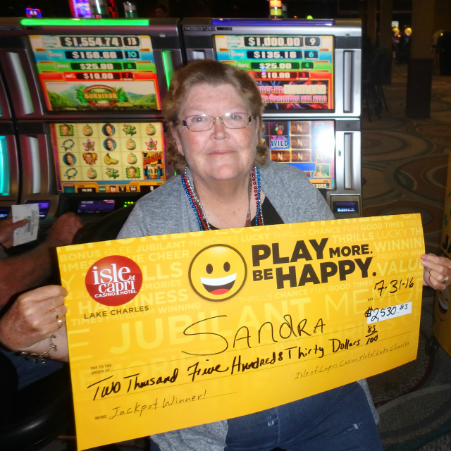 HorseshoeLC's tweet photo. A round of applause for Sandra. Congratulations on hitting a $2,530 #jackpot! #IOCJackpot #PlayMoreBeHappy https://t.co/W0hGqyWzG9