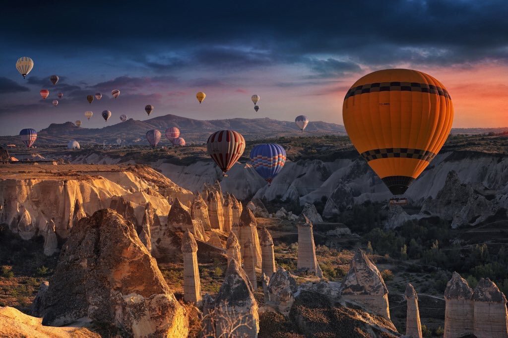 AwesomeEarthPix's tweet photo. Cappadocia, Turkey | Photography by ©Kelvin Zhang https://t.co/rIVsx9geS4