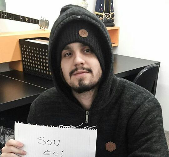 _heylaura's tweet image. QUEM DESTRÓI MILHARES DE EMOCIONAIS TODOS OS DIAS? #MPN #LUANSANTANA