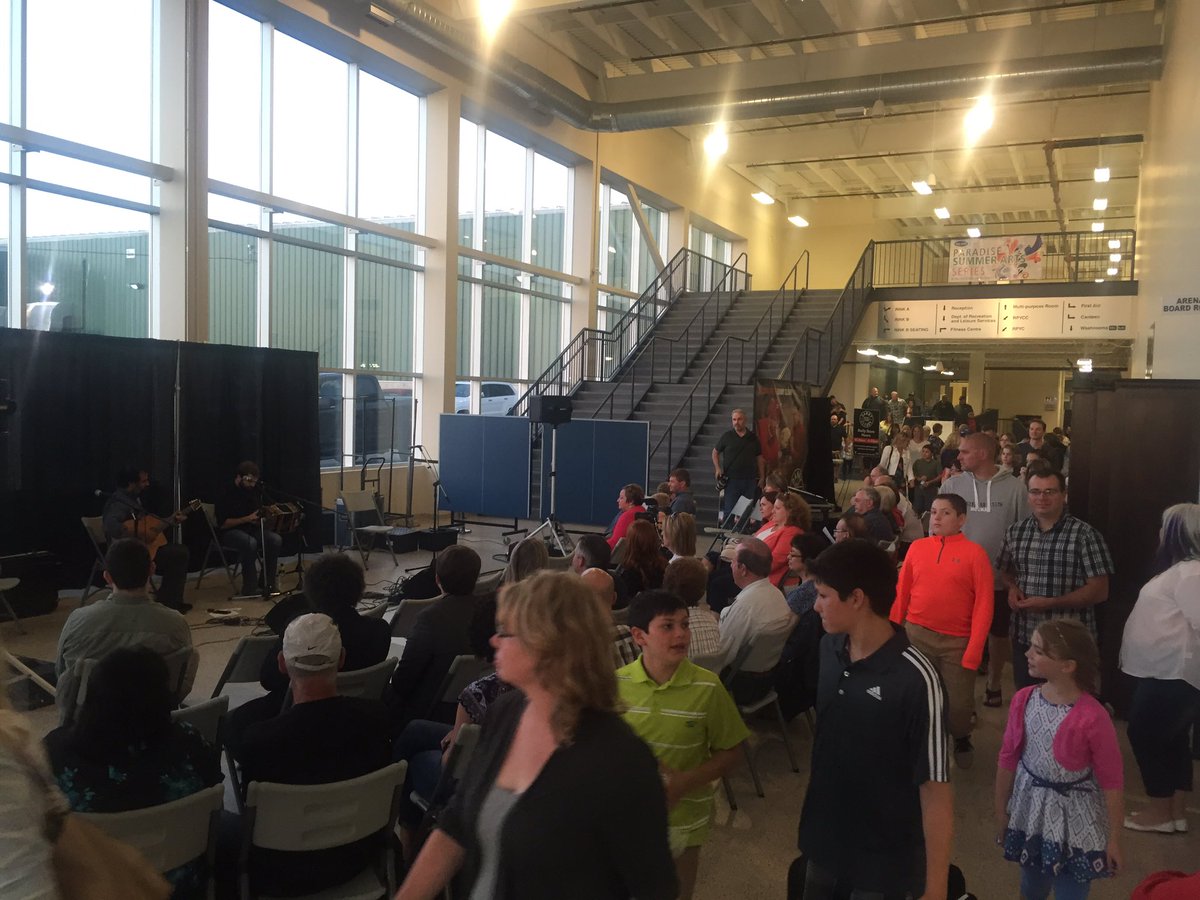 DaveStrong709's tweet photo. Heads turning at the #summerartsseries #andtheystayed #thatswhatitsallabout https://t.co/AlHCuAV1tC