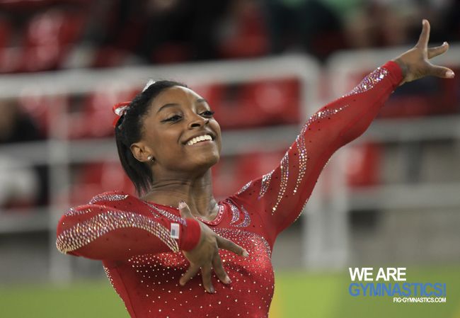 SIMONE BILES CpDQKwoUsAEzODe