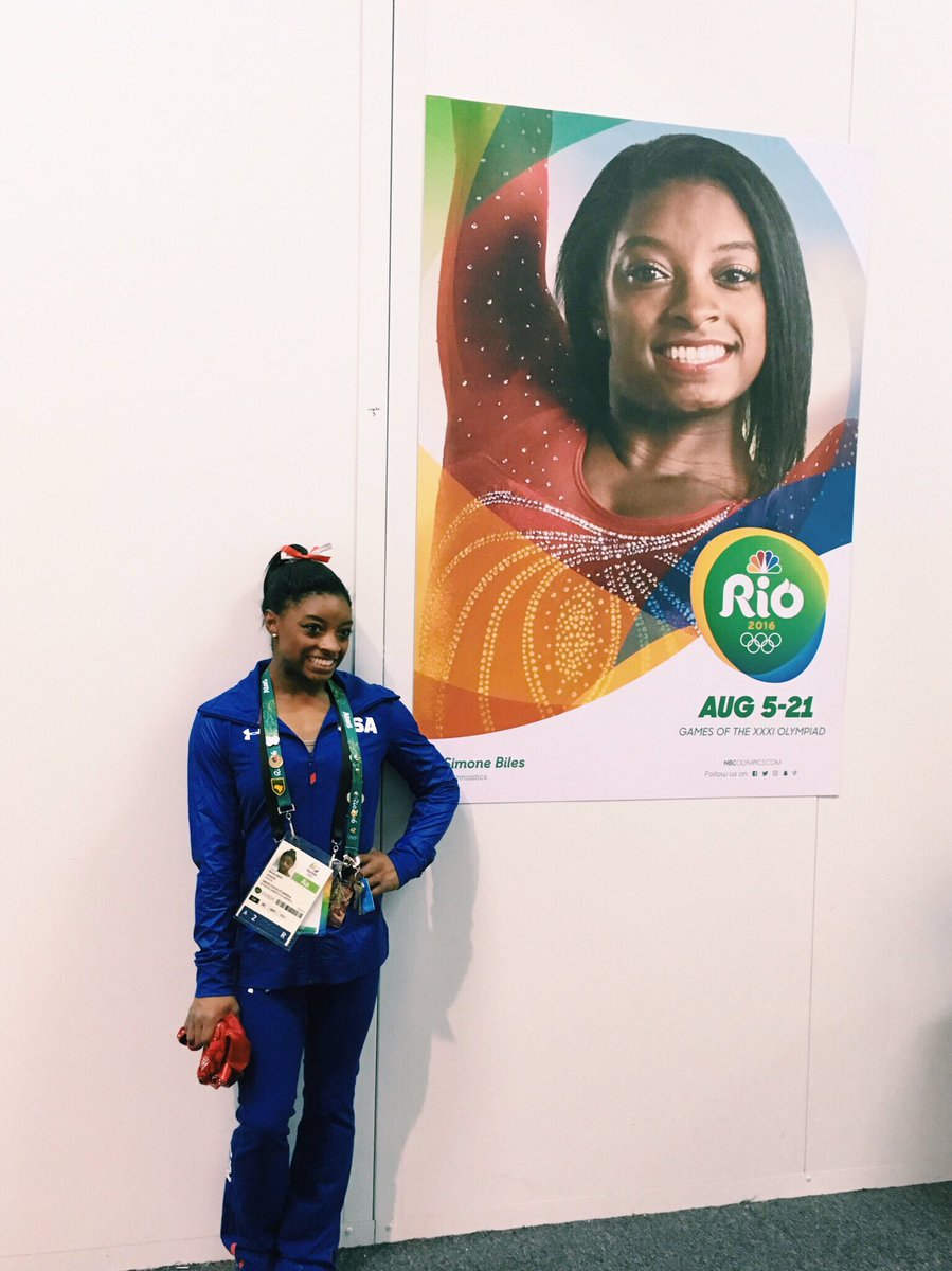 SIMONE BILES CpDUJwTWcAAkGlt