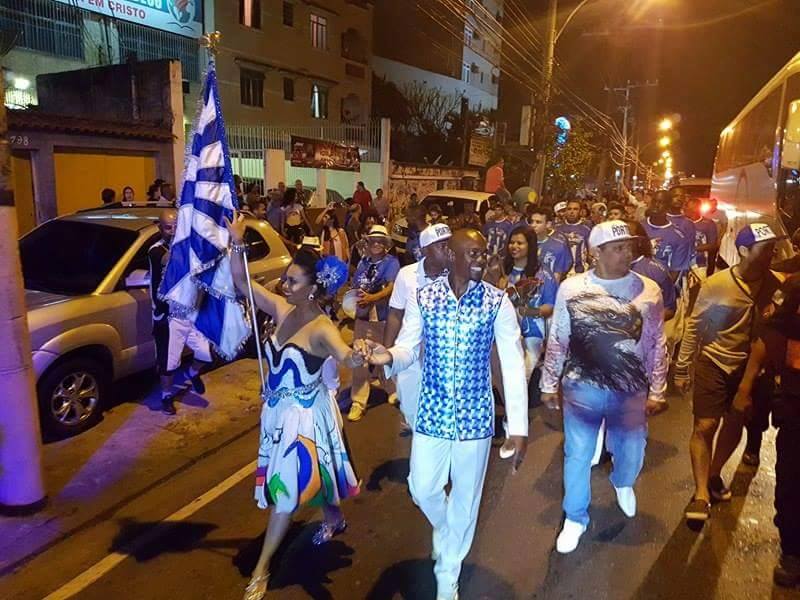 ChamaOlimpica's tweet photo. Que emoção sentir o clima do #Carnaval com Monarco e Tia Surica! Viva a @PortelaNoAr 😃💃 #ChamaNoRJ #ChamaOlimpica https://t.co/st4jiBgSfD