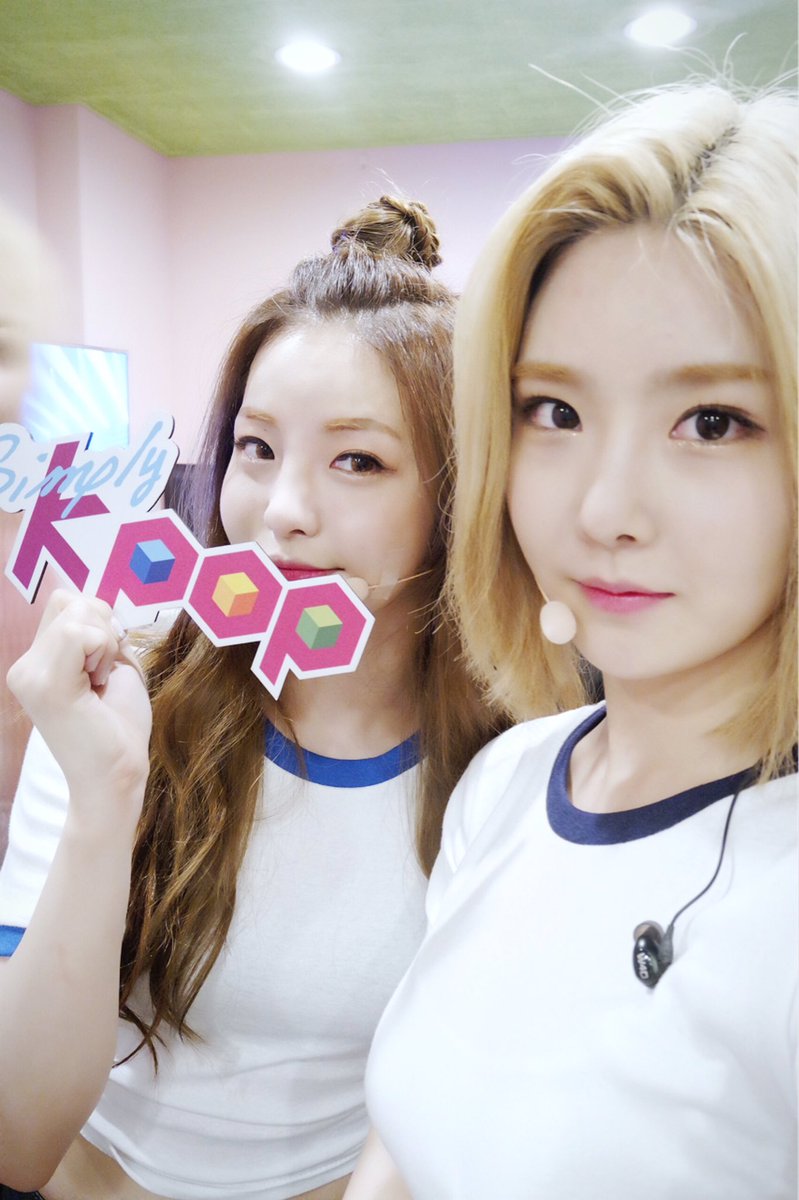 _Simplykpop's tweet photo. #심플리케이팝 #여름스페셜 에서 또 어떤 매력을 보여줄지 너무너무 궁금한 #브레이브걸스 😙😙 섹시함에 깜찍발랄까지 첨가한 #BraveGirls 의 무대, 잠시 후 9시! #simplykpop 에서 확인하세요! https://t.co/8rRez3DVhL