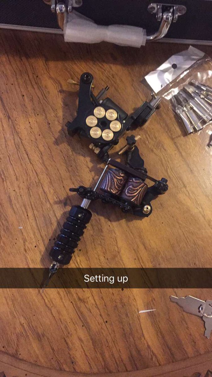 tjrocks192's tweet photo. I'm madly in love with my new guns https://t.co/wQv7IQOZ7E