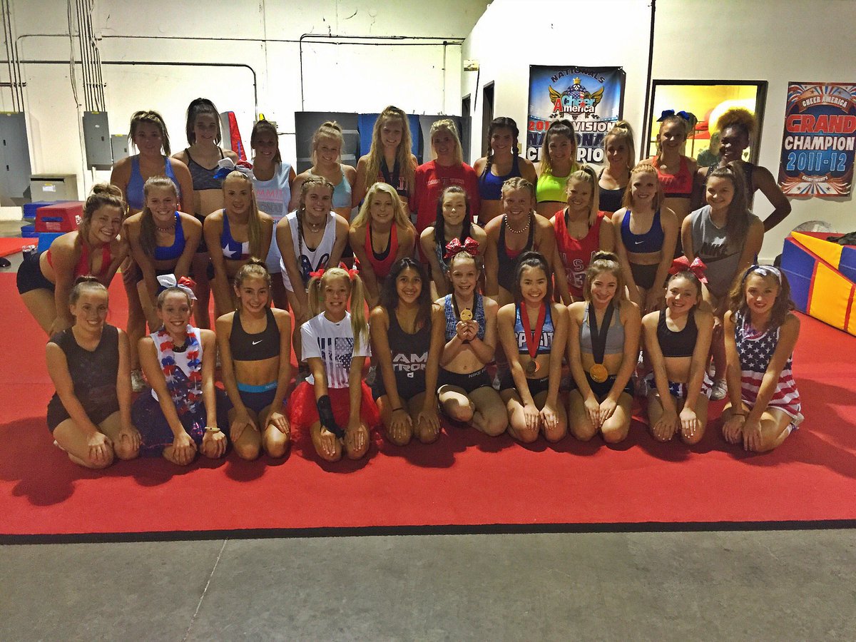 SOT_RoyalDivas's tweet photo. Royal Divas are going for GOLD! 💛 Olympic themed practice! 🇺🇸 https://t.co/LmEUBdJhH6