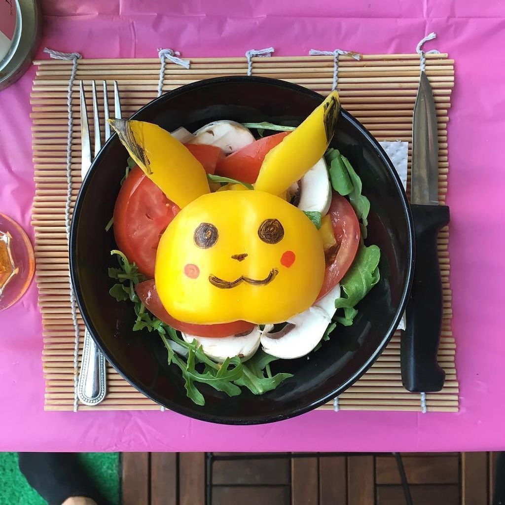stinsonsteven's tweet image. pikachu salad. #chezLoLo ift.tt/2axBxNG
