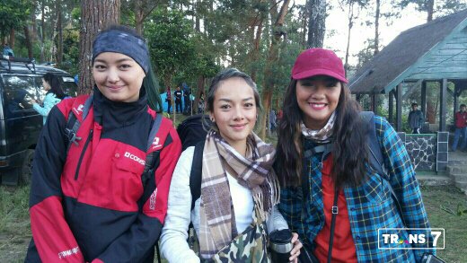 TRANS7's tweet photo. Selamat pagi, Sobat7! Siap untuk ikut kita mendaki Ciremai? @ppc_trans7 #PPC71RI https://t.co/pGkNnvHQzg
