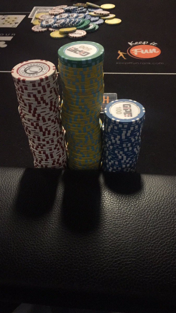 BowieEffect's tweet photo. Stared with 5 of the yellow chips #RunItUp #Goliath2016 https://t.co/4QMALjMrrw