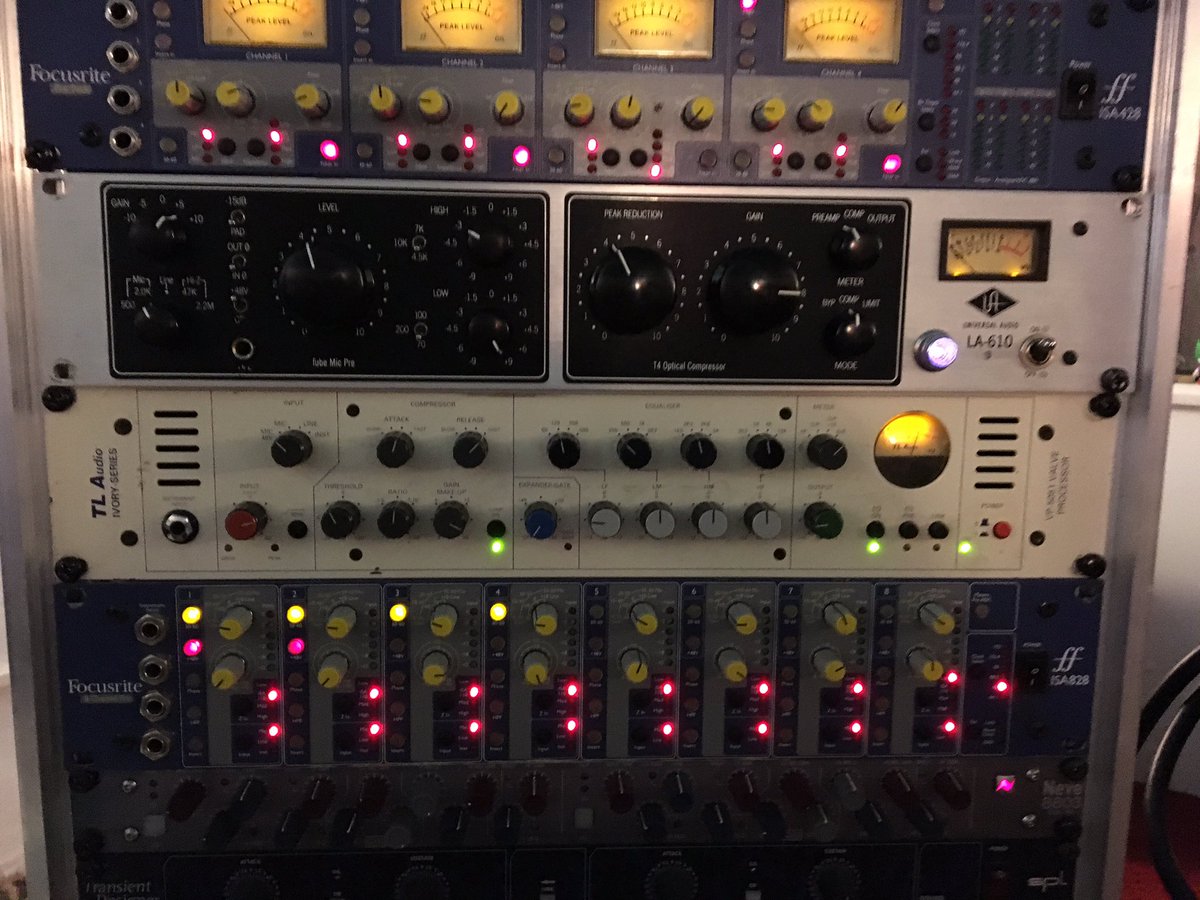 MeConor's tweet photo. Ready for day 2. #debutalbum #Mix #Howthehelldoesthiswork! Fun! https://t.co/4ESmSz2mDR