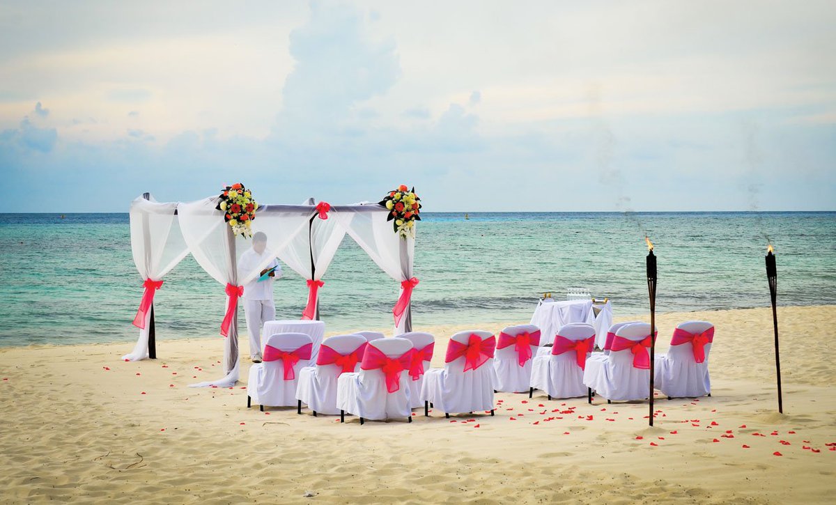 WedLocation's tweet image. Guests who book 7 nights or more qualify for a free symbolic #WeddingPackage. #Meliá Cozumel ow.ly/ASSW302WqG3