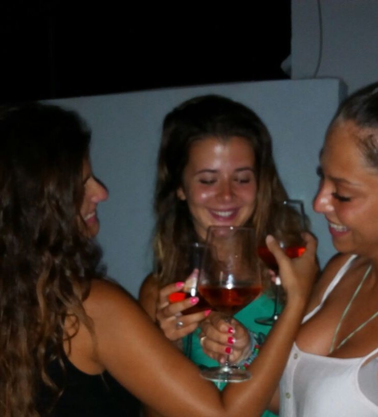 isaypakito1's tweet photo. Un chin chin x nosotras  #nochesdeveranomagicas https://t.co/HutgtSeJwK