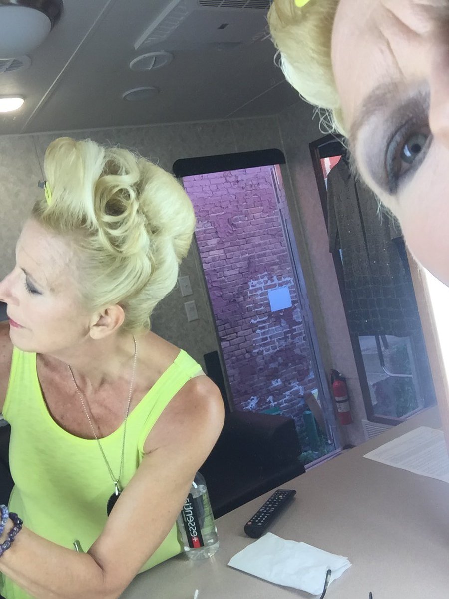 Leslie Hendrix On Twitter 100happydays Day20 8 4 16 Getting To Sport This Epic Architectural Hairstyle On Gotham Again It S Huuuge