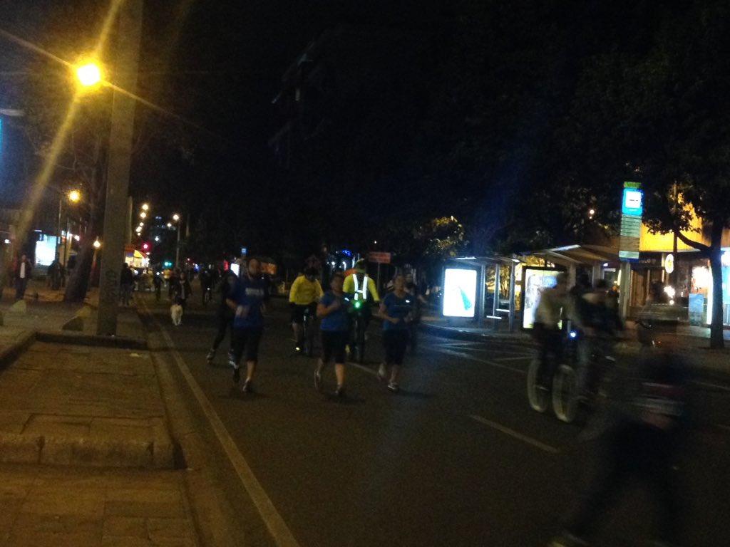 TheBubbleTeaBar's tweet photo. Refrescante con un #bubbletea durante la ciclovia nocturna. @TheBubbleTeaBar https://t.co/e2JBTEmmIe