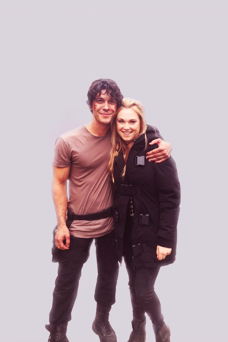 SilverxStardust's tweet photo. I made something cute for my #Bellarke fam ❤ Enjoy! ⭐😙😍 #The100 https://t.co/Eta9xncUnQ