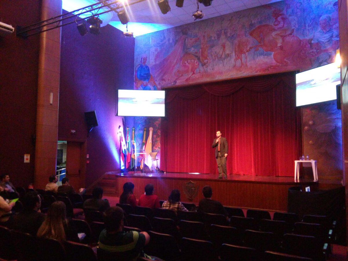 VogelTelecom's tweet photo. Douglas Adolpho, da Vogel, fala agora no VIII Telecomptec, na @Unilasalle. Na pauta, DWDM e redes de longa distância https://t.co/d7eJpjiUIG