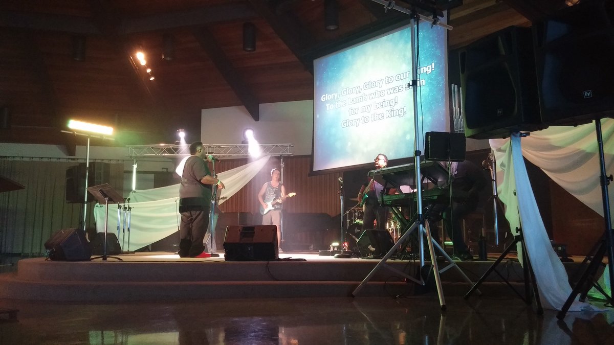 SlingShotYC's tweet photo. Who's ready for the #SlingShot2016 worship band?!? The conference is already kickin! #ToWhomShallWeGo https://t.co/mB8hG4LG8M