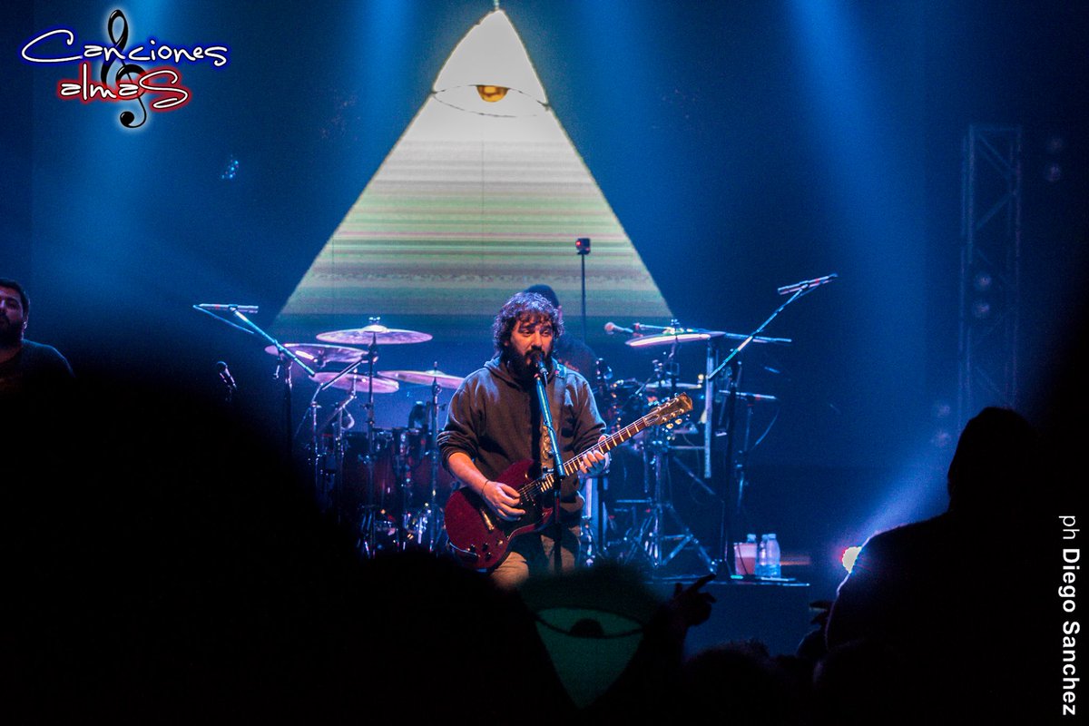 Canciones_Almas's tweet photo. Cobertura de @DLGP_oficial en @TeatroVorterix #DLGPyAMIGOS | Más fotos acá https://t.co/vgk1YtUgoD | PH @DiegoSan8 | https://t.co/02tboKfhp1