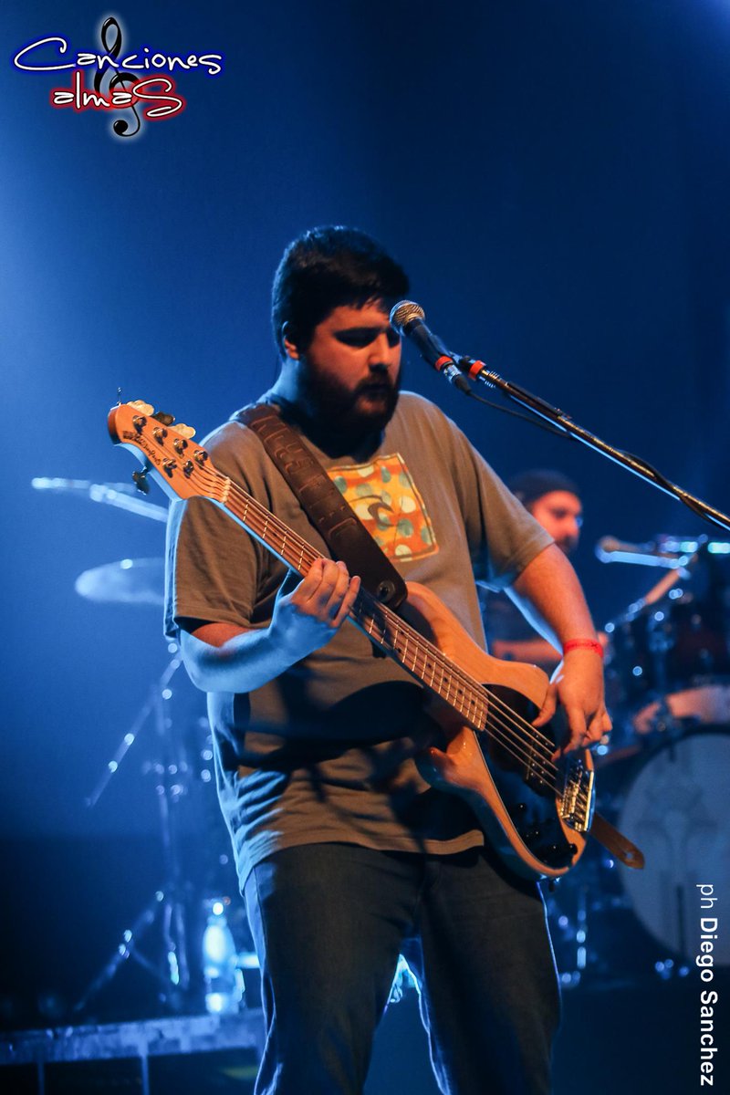 Canciones_Almas's tweet photo. Cobertura de @DLGP_oficial en @TeatroVorterix #DLGPyAMIGOS | Más fotos acá https://t.co/vgk1YtUgoD | PH @DiegoSan8 | https://t.co/02tboKfhp1