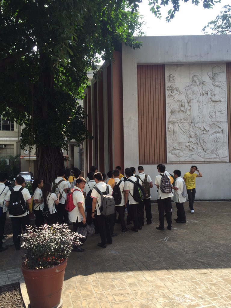 USTSITE's tweet photo. Fifth Stop; Rosarium.
#ThomExploreUST
#USTFreshmenWeek2016 https://t.co/bkR7EUnBRH