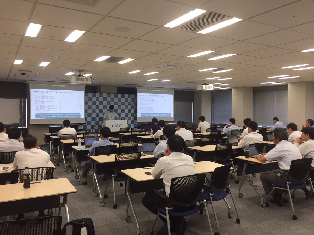 kmb3390's tweet photo. Atsushi Sasaki spreading the word on the awesomeness of #VMAXAllFlash in Tokyo #EMCSEs #EMCapj #EMCJapan #VMAXrocks https://t.co/WQg9bDRvTo