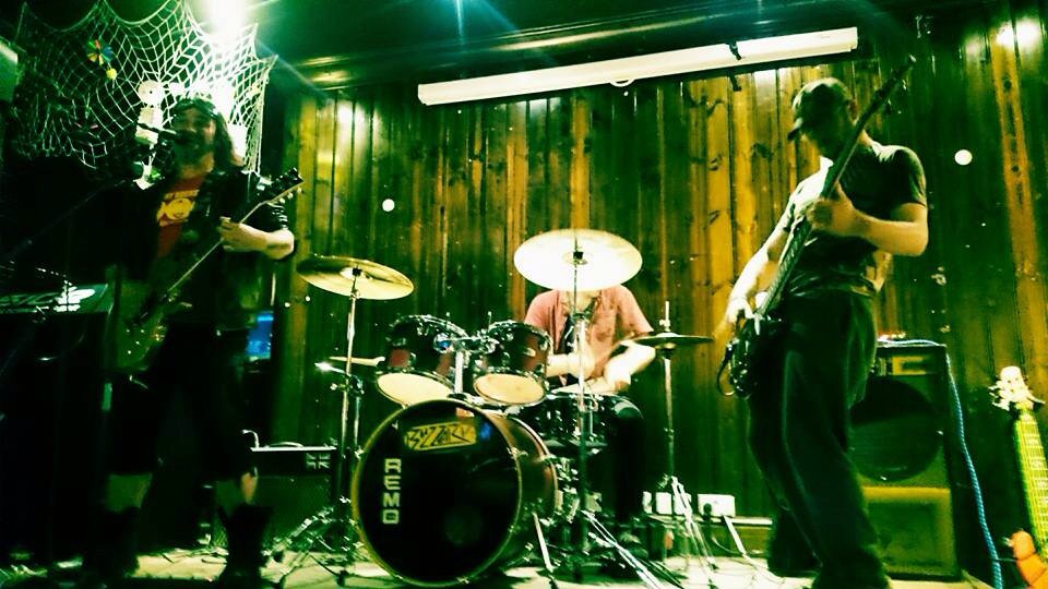 WEAK13's tweet image. WEAK13 had a great crowd and rocked #Subside in #Birmingham. Thanks to our friends @uk_buzzard Pic by @WeterPilliams