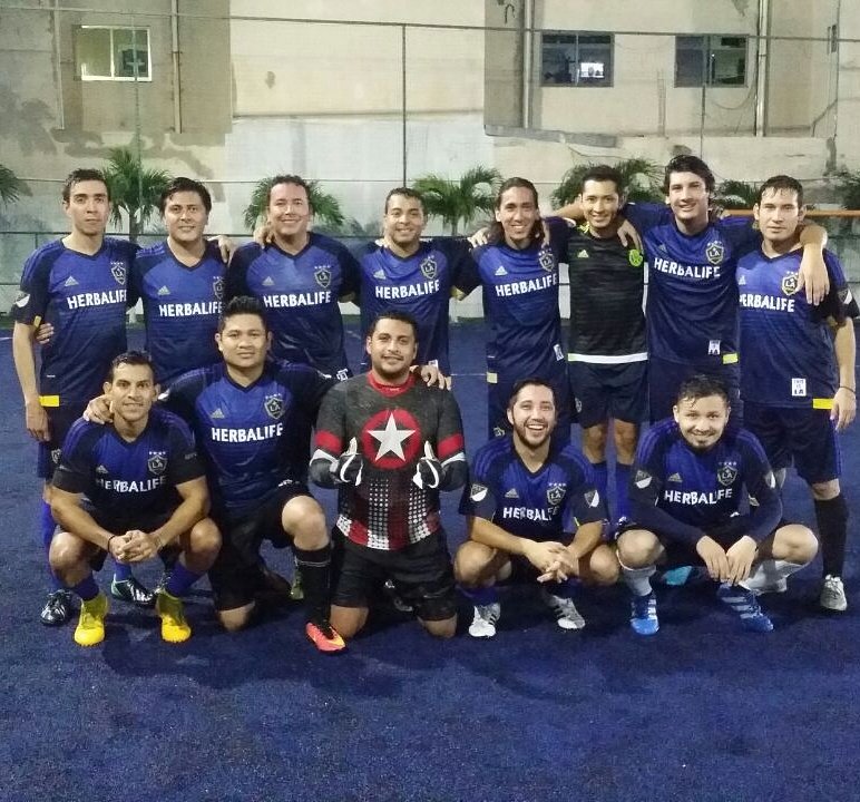 PlayaUnited7's tweet photo. Con lluvia y viento... #PlayU lo vuelve a hacer 7 a 2. Tremenda remontada. #FelizCumpleZurdita https://t.co/whRi8WkNFm