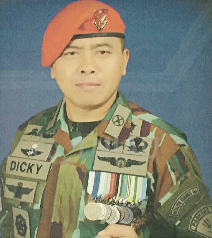 Tni Angkatan Udara Twitter Da Masih Banyak Warna Lain Yg Bisa Digunakan Oleh Polsuska Keretaapikita Selain Warna Jingga Pasukan Khas Tniau