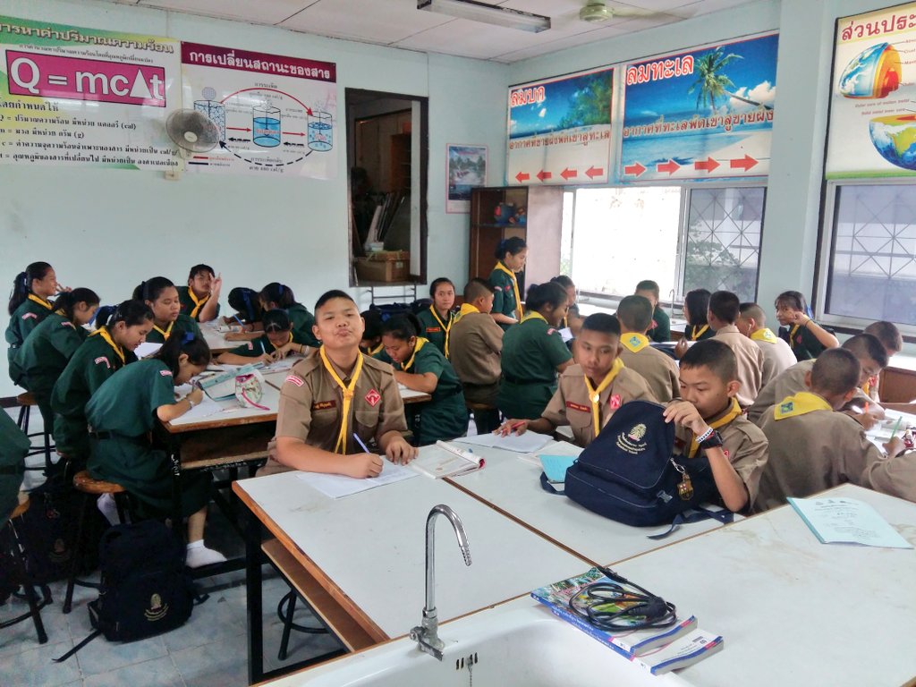 Chenle_pp's tweet photo. #วันสุดท้าย #Practicum1 รู้สึกว่ามันผ่านไปเร็วมาก กลับไปคงคิดถึงเด็กๆแน่เลย เจอกันเทอมหน้า 👋👋 #Practicum2 https://t.co/6rfk280R9R