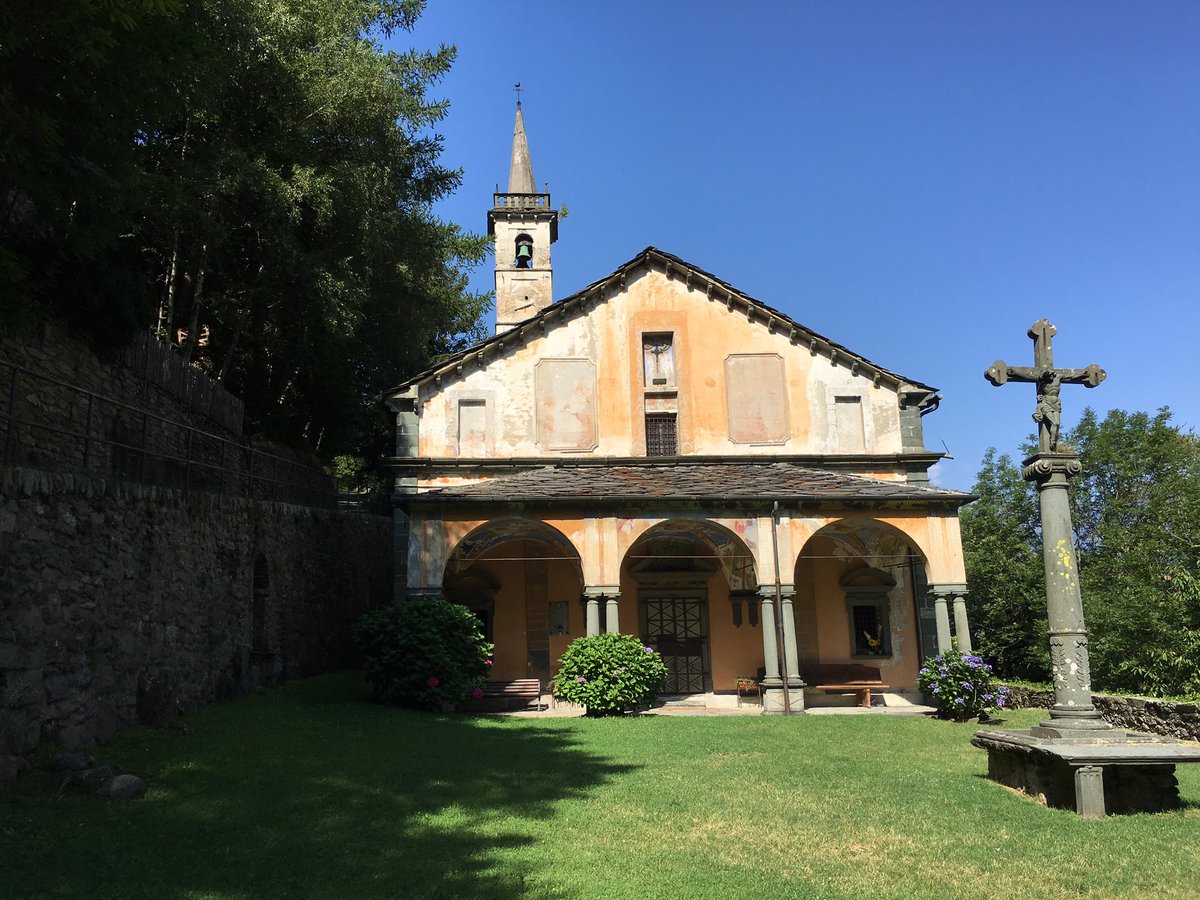 gianftweet's tweet photo. Un meraviglioso percorso verso #Machaby! 😃 Assolutamente da non perdere,soprattutto oggi!! 😊 #Arnad #VdA https://t.co/aDiSRxF6FR