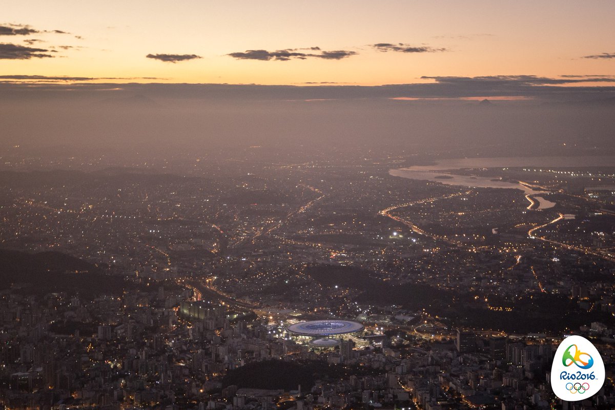 COE_es's tweet photo. ¡¡Llegó el gran día!! Hoy ARRANCAN LOS JUEGOS OLÍMPICOS en @rio2016_es 🎉🎉🎉 #Olympics https://t.co/cYC4mNFgFm
