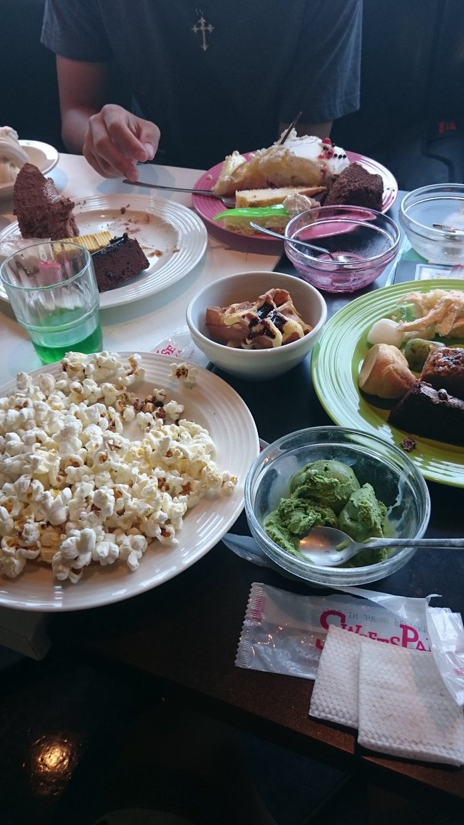 tokai_sweets's tweet image. 初活動は3人と少人数でしたが、スイーツパラダイスへ行って来ました！
また夏休み中にどこかへ行くかも!?