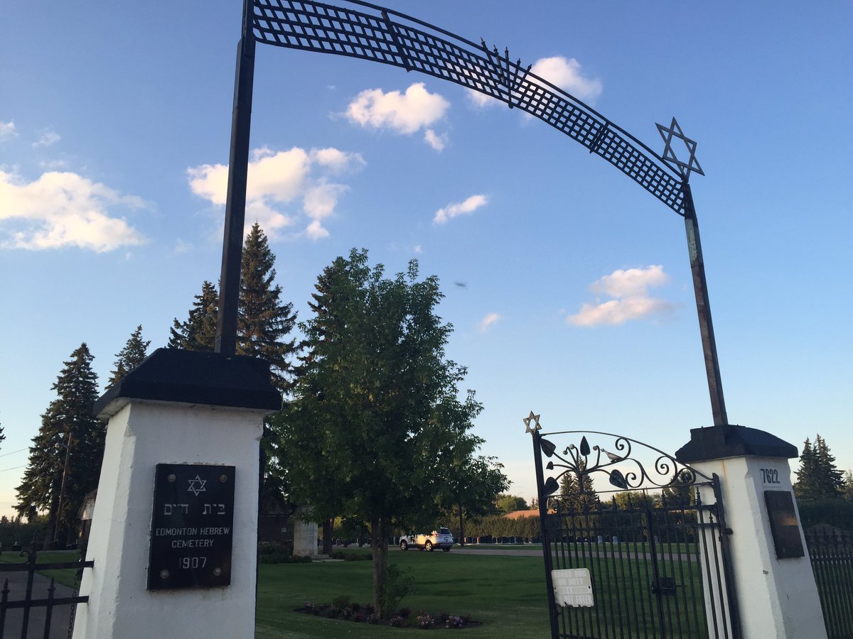 kitty_knits's tweet image. Southside logic: if I haven't hit the river yet, I'm not lost. (*has vague idea how I got here) #iflostreturnto