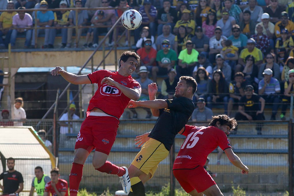 ANFPChile's tweet photo. Deportes Valdivia cierra su plantel con la llegada de dos nuevos refuerzos.. https://t.co/1mQHmRoWMo https://t.co/5hWFIX0V7S