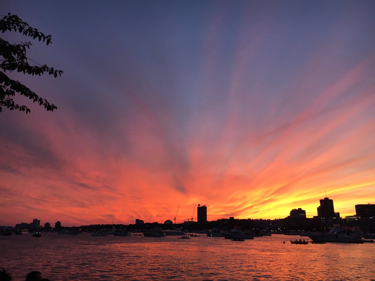 Kaaybee_'s tweet photo. sunsets are my favorite https://t.co/szwMIIBbUf