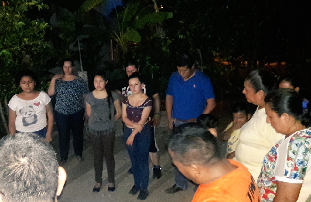 manantialhu's tweet photo. Nuestra arma más Poderosa es la Oración!!! https://t.co/CqQVGVxp6Z