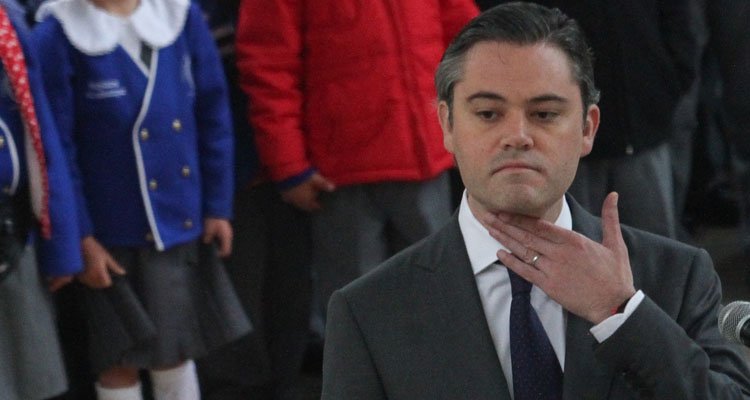 epigmenioibarra's tweet photo. Exigimos la inmediata destitución y juicio político a Aurelio Nuño por tratar de imponer su reforma a sangre y fuego https://t.co/3ISeYVh1PW