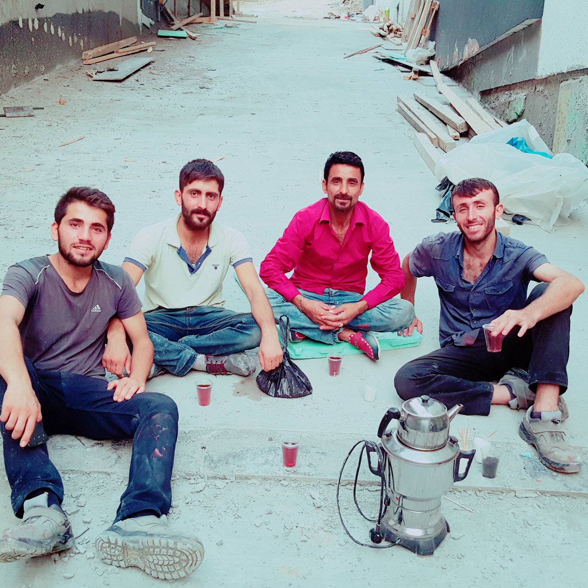 Arkadaşlar la mesaii