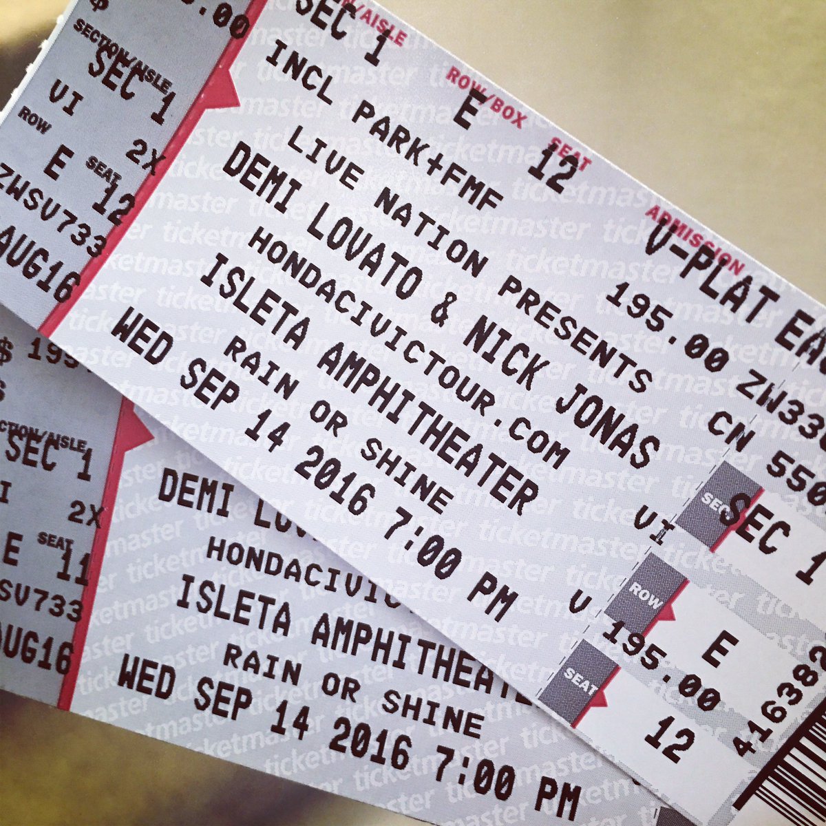 jacquerisley's tweet image. Who's got two thumbs and tickets to see @ddlovato in concert?! This girl 🙋🏻! So fuckin ready to see her kill it!