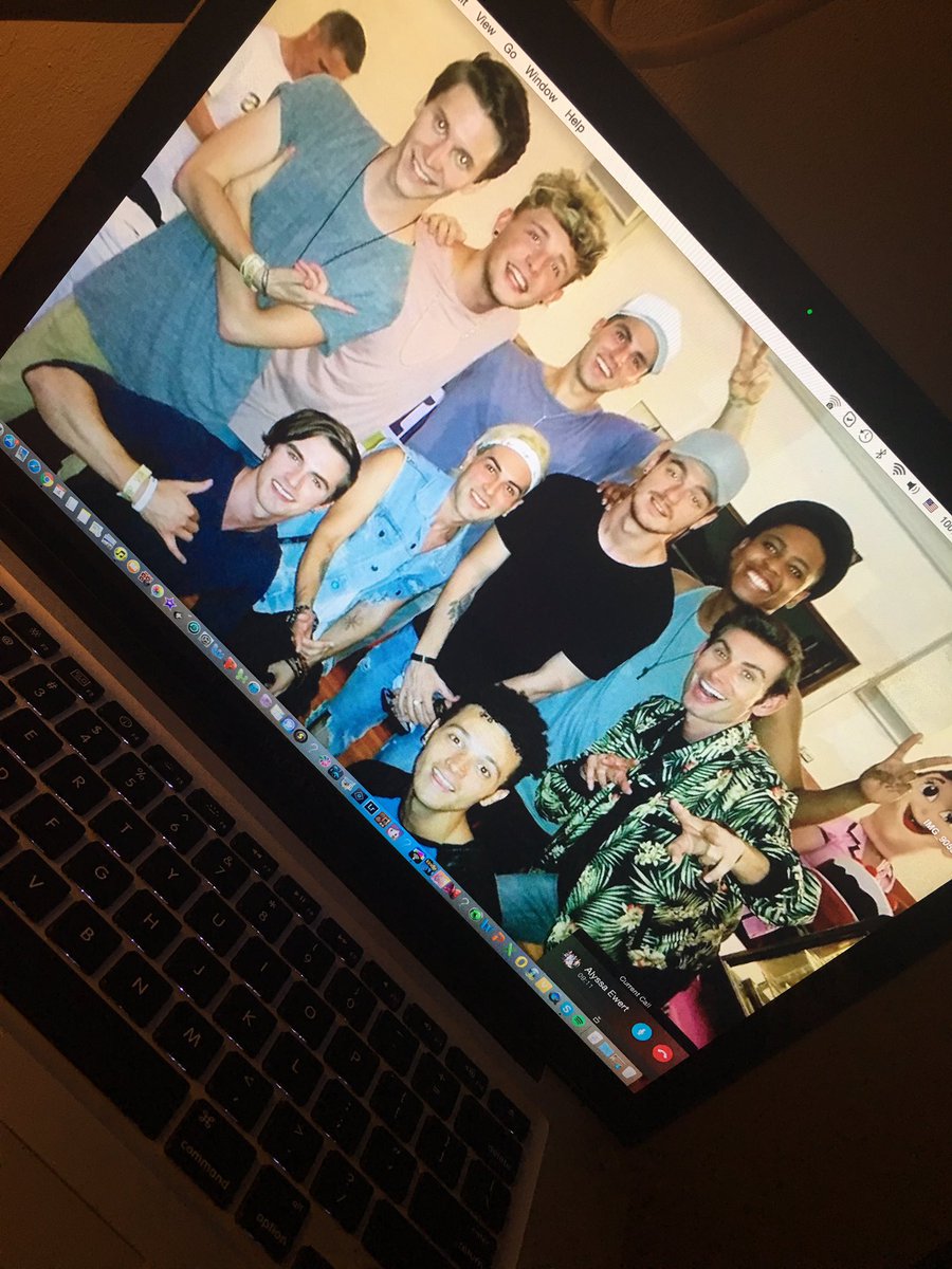 ChrissiRose23's tweet photo. Yupp 😍 @PhaseVMusic @ZeroGNation #PHASEGRAVITY https://t.co/PvdEz7q1b0