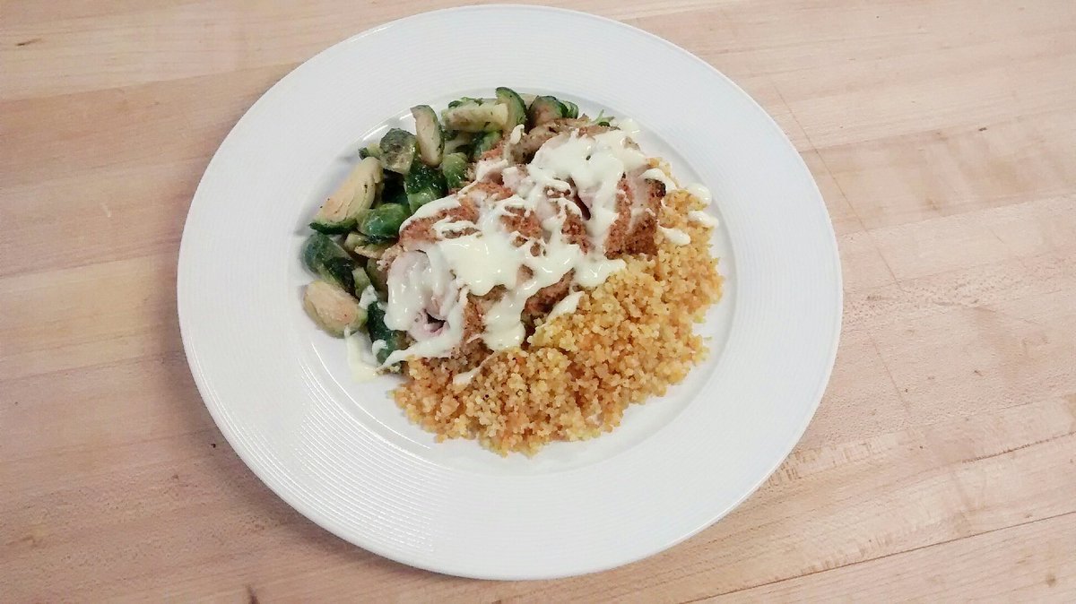 TedsWickedChef's tweet photo. Weekend specials @tedsmarket. Salmon cakes, chicken cordon blue, &amp; heirloom tomatoes w/ burrata cheese. #eatlocal https://t.co/emm1qNWT7n