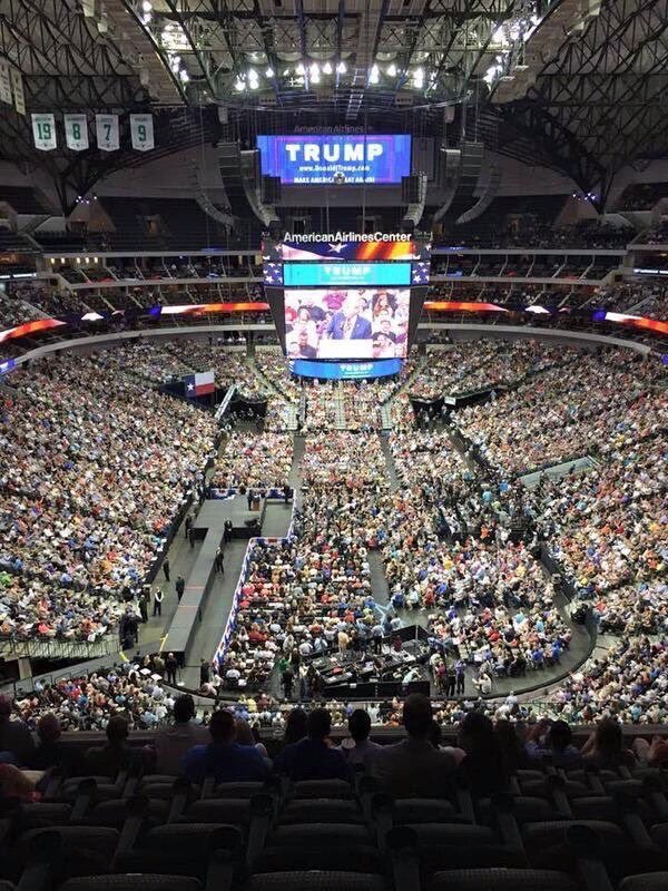 zzzanthropology's tweet photo. ATTENTION trump army, 
twitter is censoring this picture, so retweet https://t.co/bHoXIQGlIO