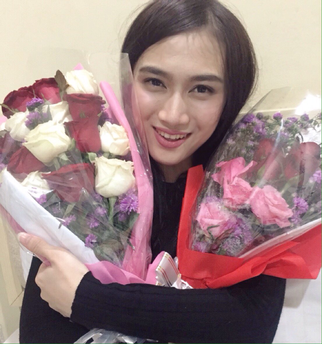 MelodyLaksani's tweet photo. Selamat siang! Selamat Hari Jum'at💐 https://t.co/Eg1So3i7z1