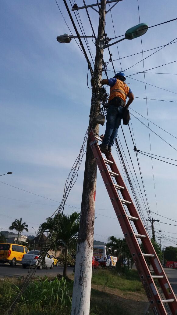 harryvalderrama's tweet photo. @CNTinforma @EsmeraldasSomos @linohp @WilmerTaboada @Lvelezb @PPdigitalec @DiarioElNorte https://t.co/Za3rBMu7Ie