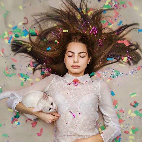 In Inna Mosina's world, sweet dreams are made of this
>>>artsales.in/index.aspx>>>>