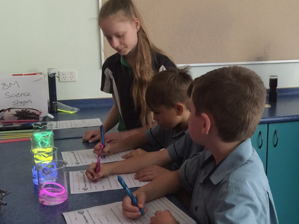 moocargirl's tweet image. Year 9 doing cool #science experiments with Year 2 today #Riverside #sharelearning #assessment @harrold_leigh